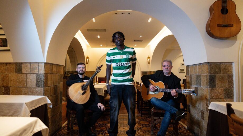 Faye foi apresentado numa casa de fado