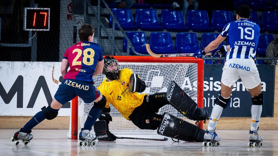 Jogo de hóquei em patins com atletas do FC Porto e do Barcelona