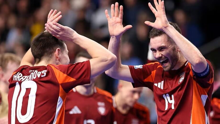 Letónia goleia Geórgia na abertura do Euro'2026 de futsal