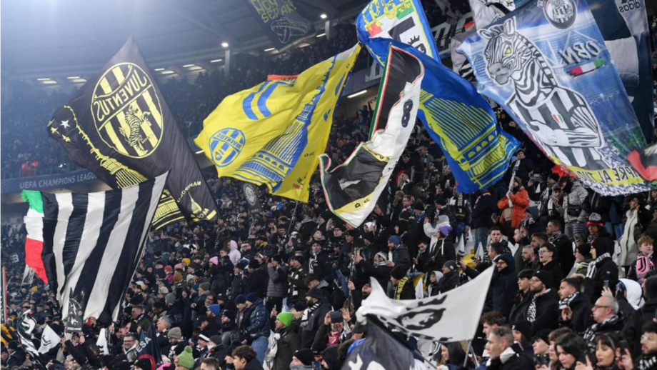 Adeptos da Juventus nas bancadas do Allianz Stadium