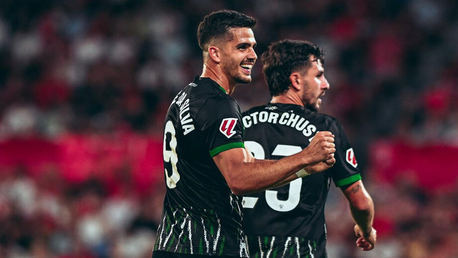 André Silva tem cláusula especial no Elche que permite ao FC Porto contratá-lo... por metade do valor