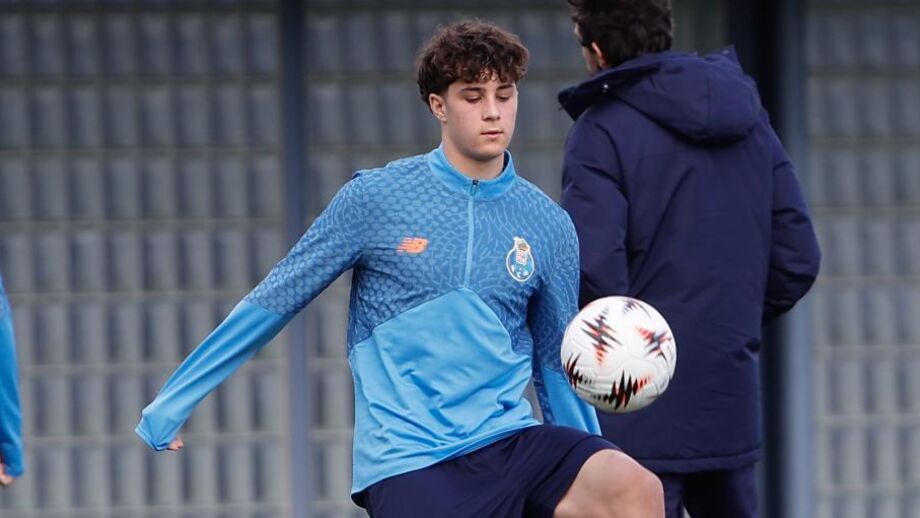 André Miranda convocado para jogo do FC Porto com o Plzen