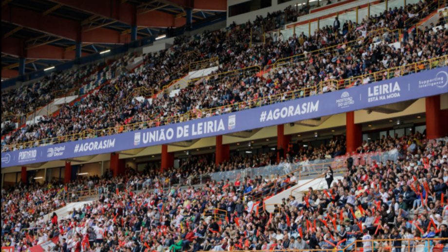 Estádio cheio em Leiria 