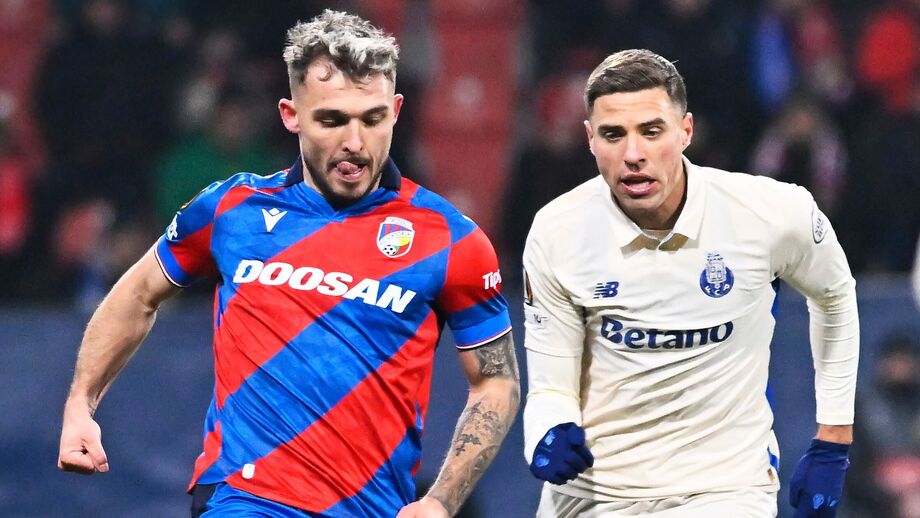 Jan Bednarek no Plzen-FC Porto