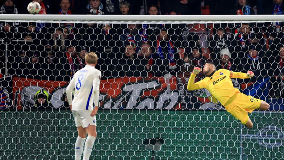 Diogo Costa lamenta falta de paciência após jogo