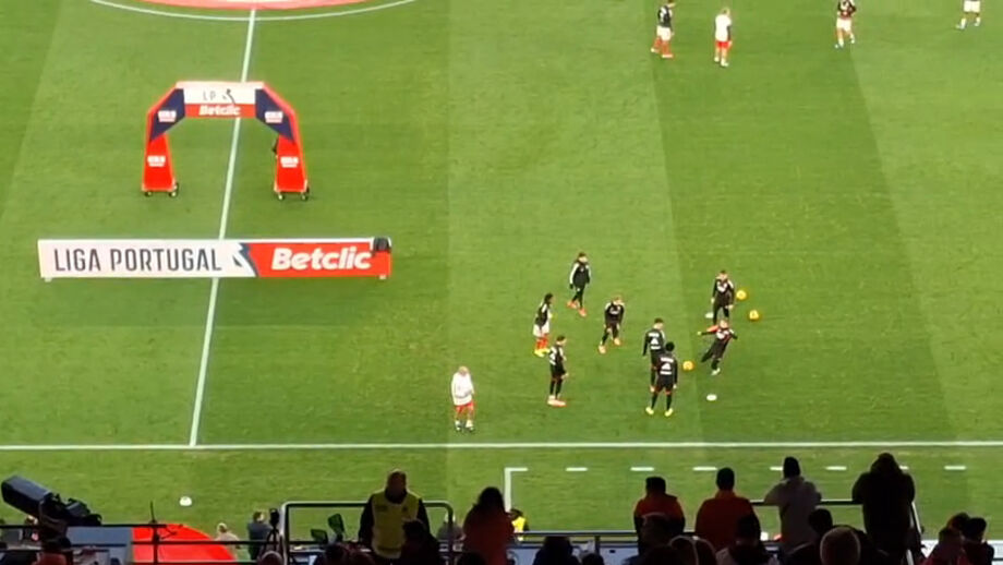 Extremo português está de regresso aos encarnados e poderá ir a jogo frente ao Estrela da Amadora 