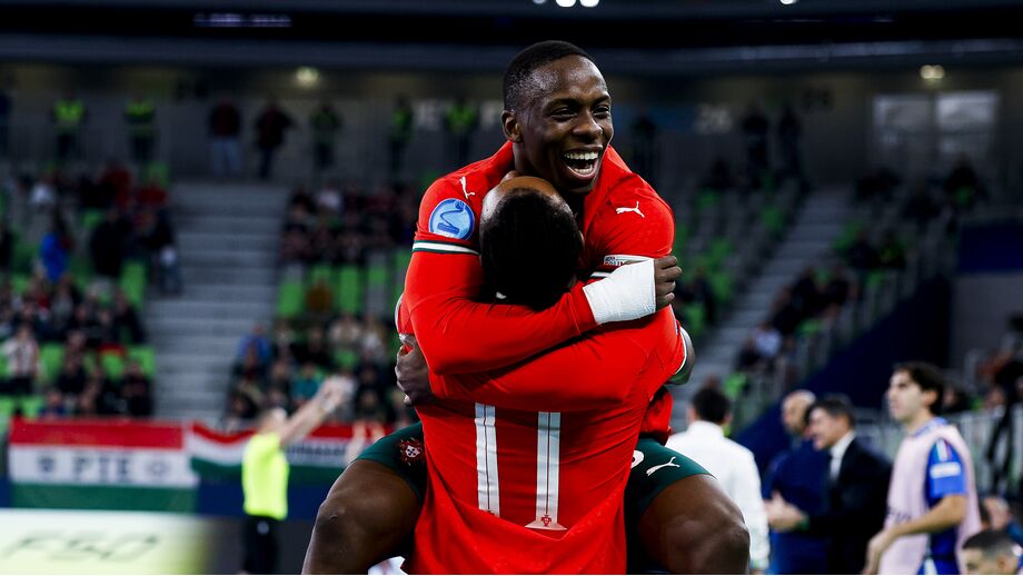 Kutchy bisou contra a Itália na estreia no Europeu de futsal