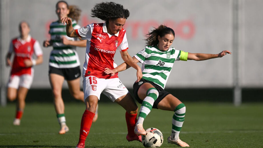 Zoï van de Ven em ação pelo Sp. Braga num jogo com o Sporting