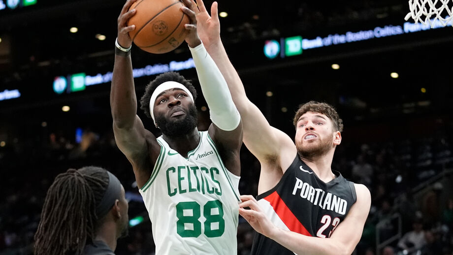 Neemias Queta na vitória dos Celtics contra os Blazers