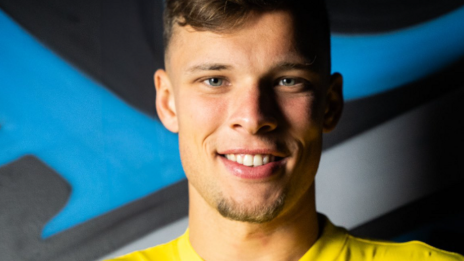 Sydney Van Hooijdonk reforça o Estrela Amadora até 2028