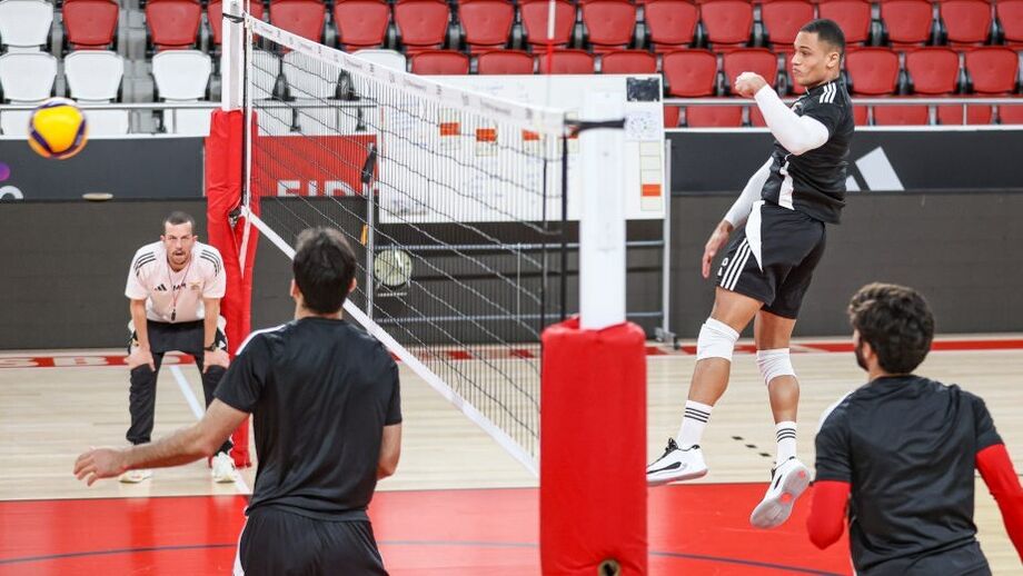 Marcel Matz atento aos treino