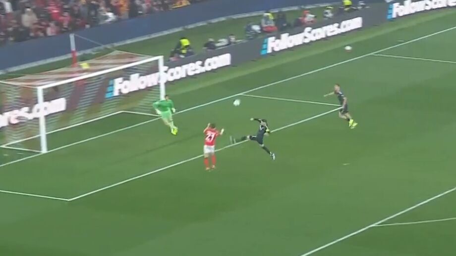 Schjelderup marca e Benfica empata frente a equipa adversária.

