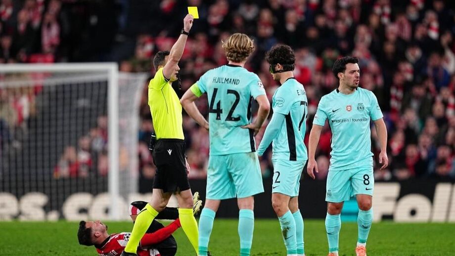 Felix Zwayer a arbitrar jogo do Sporting em Bilbau