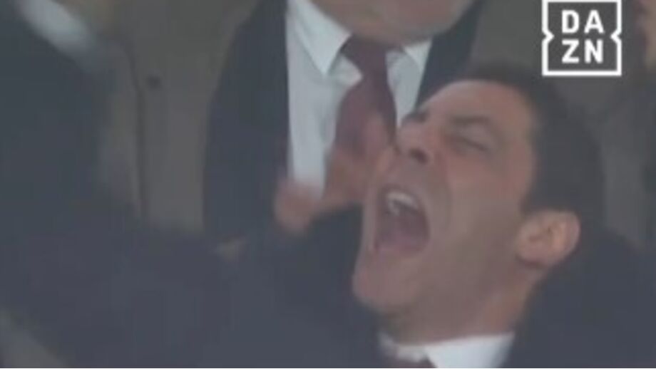 Rui Costa celebra na tribuna a vitória do Benfica sobre o Real Madrid