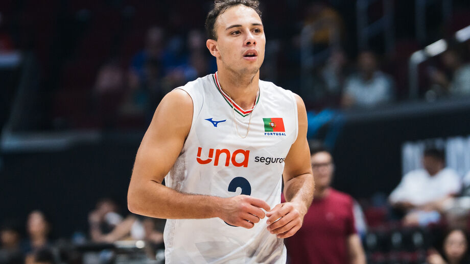 Rafael Santos, zona 4 do Leixões, surge como o “pioneiro” da sua família