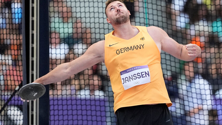 Henrik Janssen suspenso por três meses