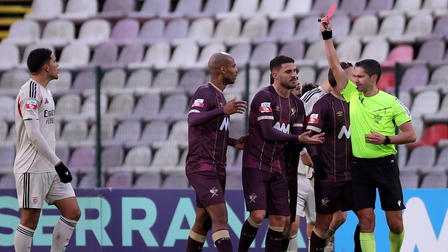 Ricardo Valente viu o cartão vermelho frente ao Benfica B