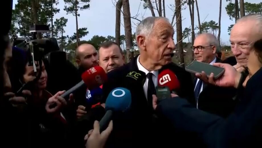 Presidente da República acompanhado por Santana Lopes