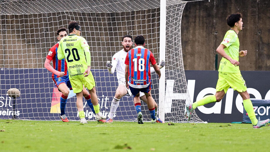 Felipe Scheibig defende penálti aos 90'+9 e segura do Felgueiras