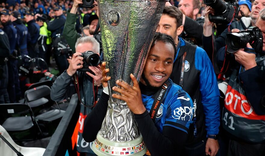 Fenerbahçe mira Lookman e Sörloth para reforçar ataque