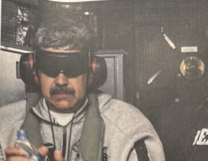 Revelada a primeira imagem de Nicolás Maduro após ser capturado pelos EUA