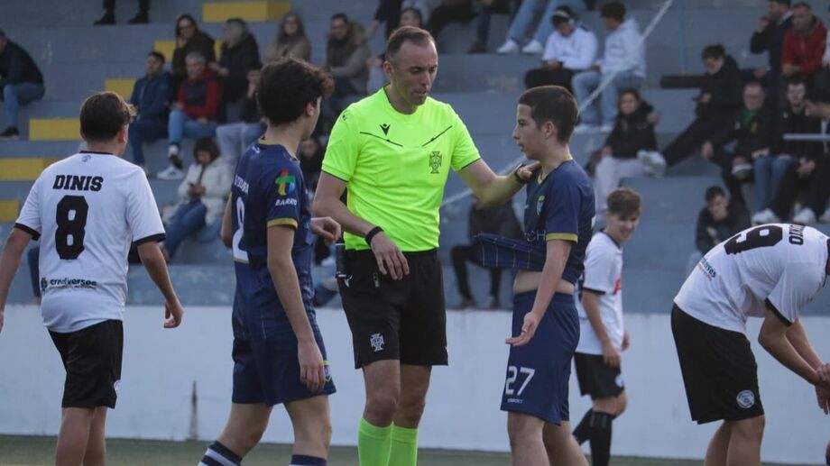 João Pinheiro em ação no Bairro FC-Operário Famalicão B