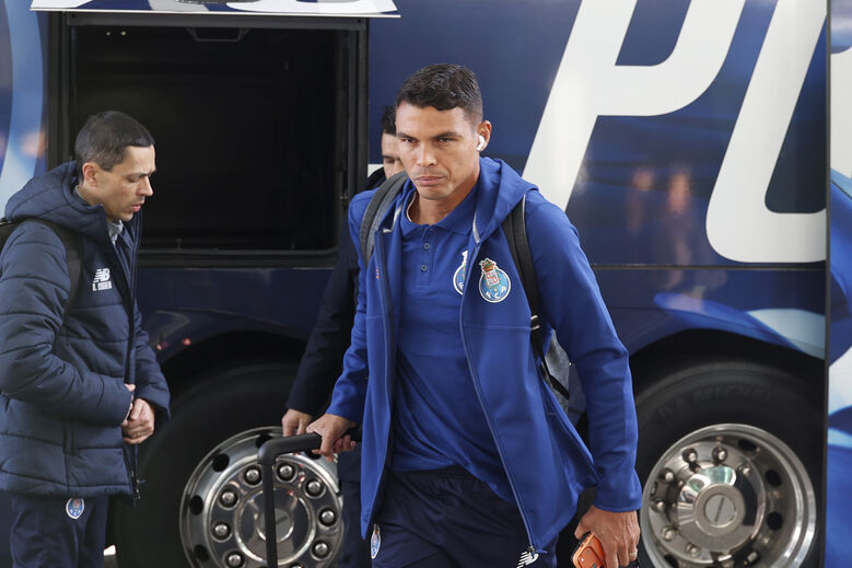 Thiago Silva, primeiro reforço de inverno, integra estágio do FC Porto