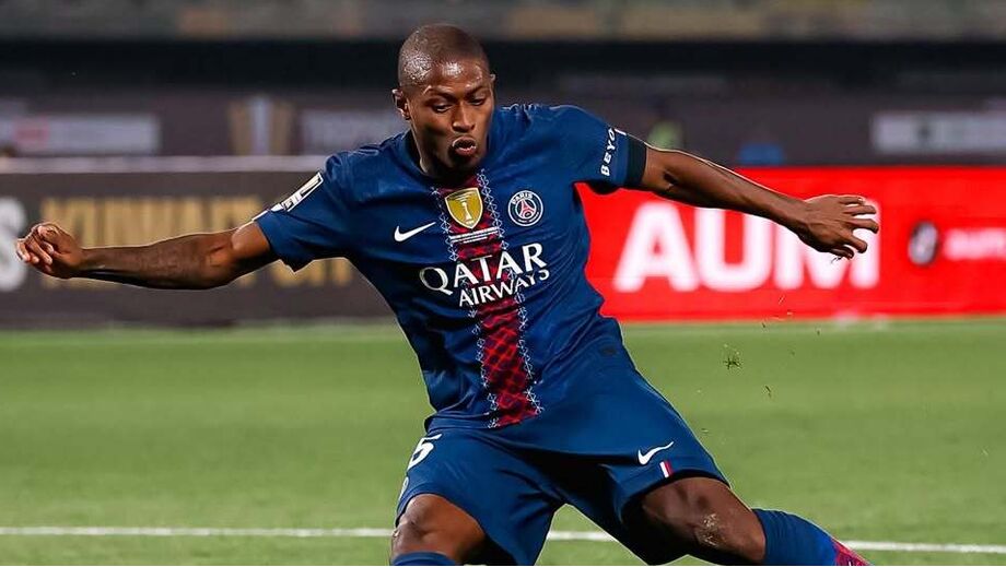 Nuno Mendes provoca defesa do Marselha: «Tenta para a próxima vez»