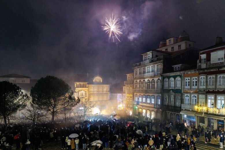 Enchente no Largo do Toural na celebração da conquista da Allianz Cup pelo V. Guimarães