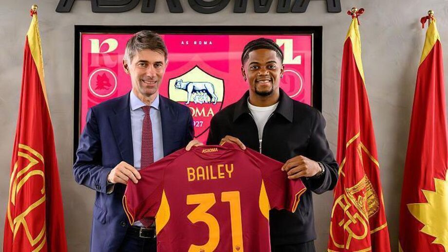 Bailey na apresentação pela Roma