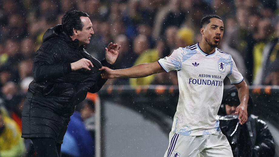 Unai Emery e Tielemans discutem após substituição no Aston Villa