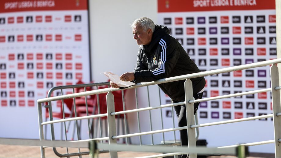 José Mourinho de olho no Benfica-Santa Clara de sub-23