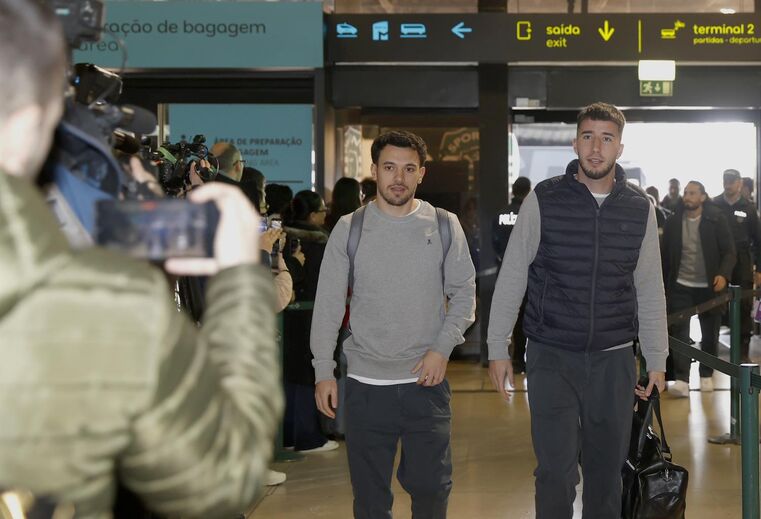 Jogadores do Sporting de partida para Bilbau