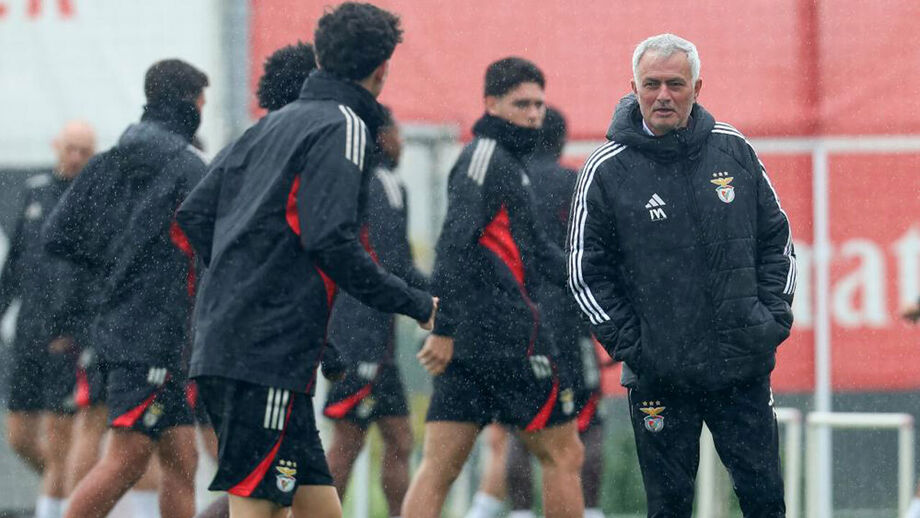 José Mourinho no treino do Benfica