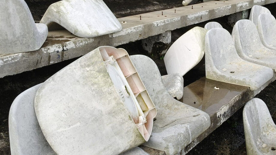 Tempestade 'arrancou' cadeiras do Estádio do Bonfim