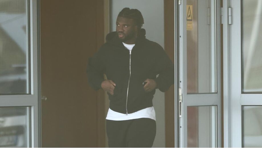 Moffi chegou ao Aeroporto Francisco Sá Carneiro, no Porto