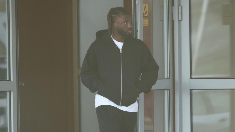 Moffi chegou ao Porto e reforça a equipa azul e branca