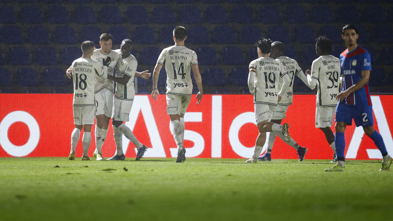 Van Hooijdonk chegou, viu... e marcou dos 11 metros