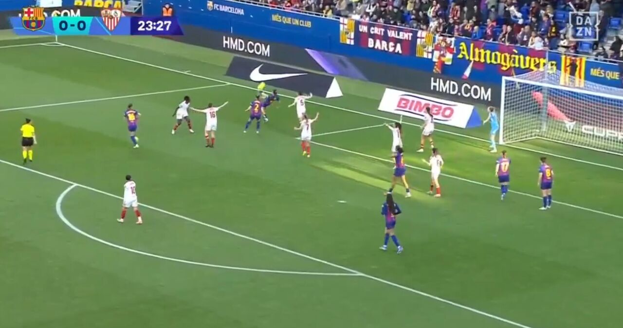 Momento de magia ou pura sorte? O golo de Kika Nazareth que está a dar que falar em Espanha