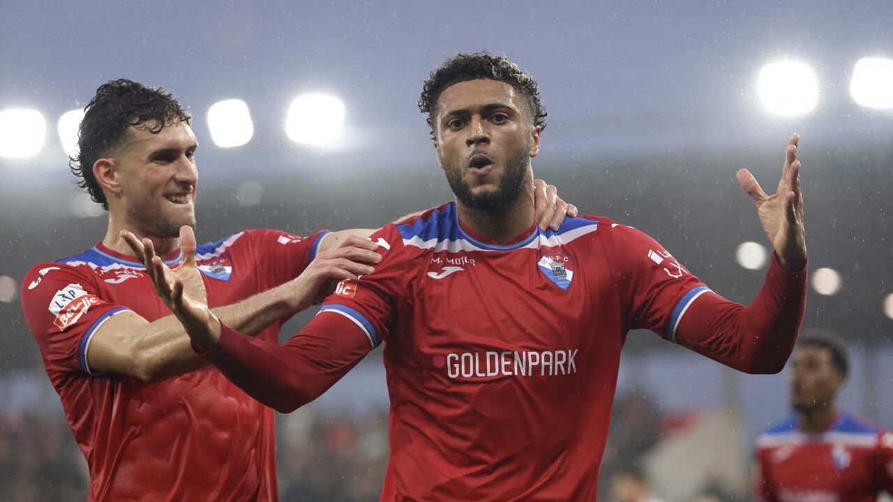 Gustavo Varela confiante após o bis ao Famalicão, com apoio da equipa técnica