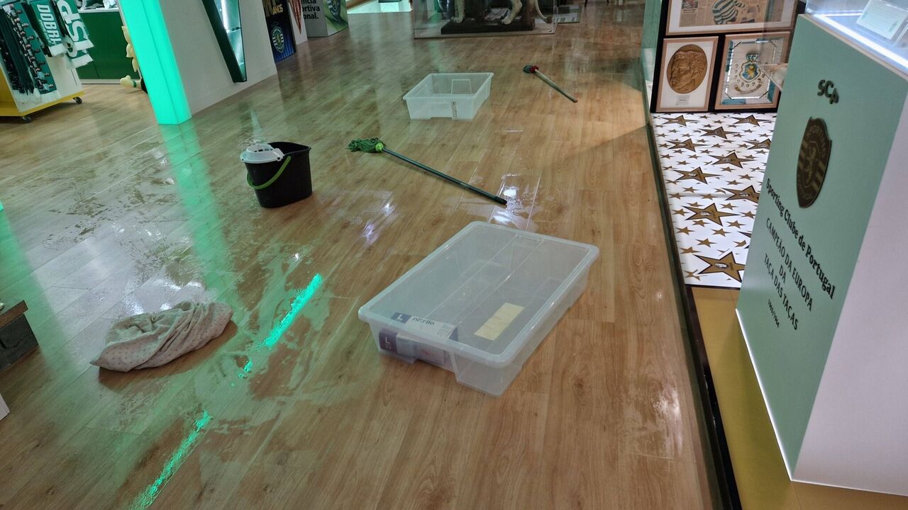 Cheias causam estragos no Museu do Sporting em Leiria
