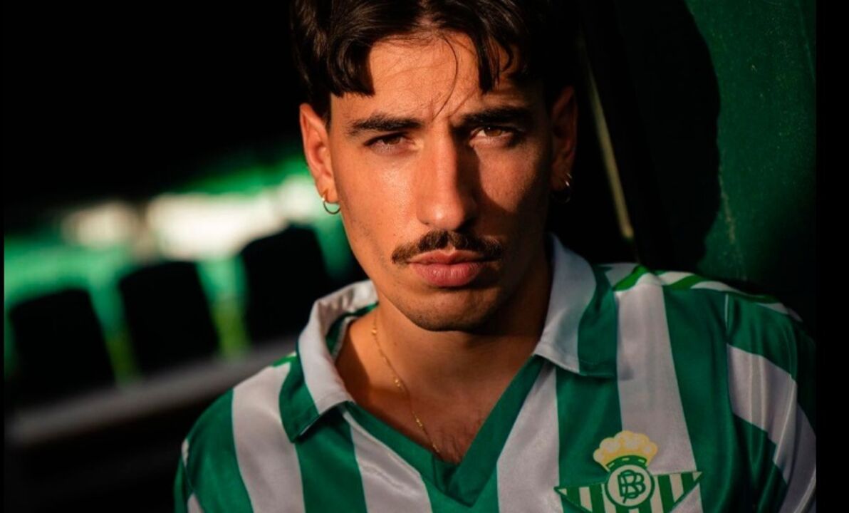 Bellérin, antigo jogador do Sporting, destaca-se dentro e fora de campo