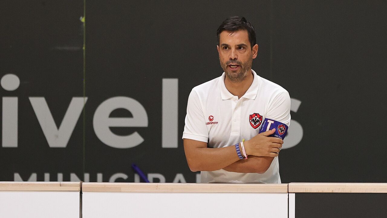 Nuno Resende deixa o comando técnico do Oliveirense