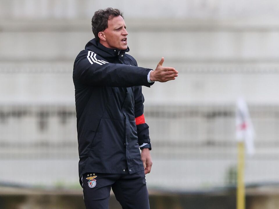 Vítor Vinha destaca raça e ambição do Benfica após triunfo sobre o Slavia.
