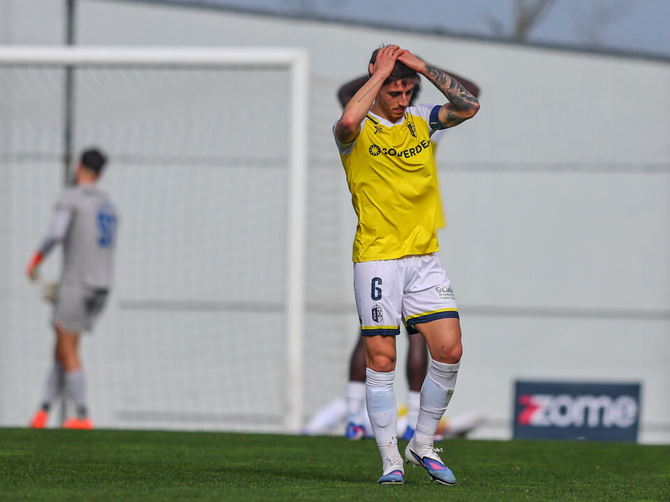 Jota Gonçalves fica no Vizela