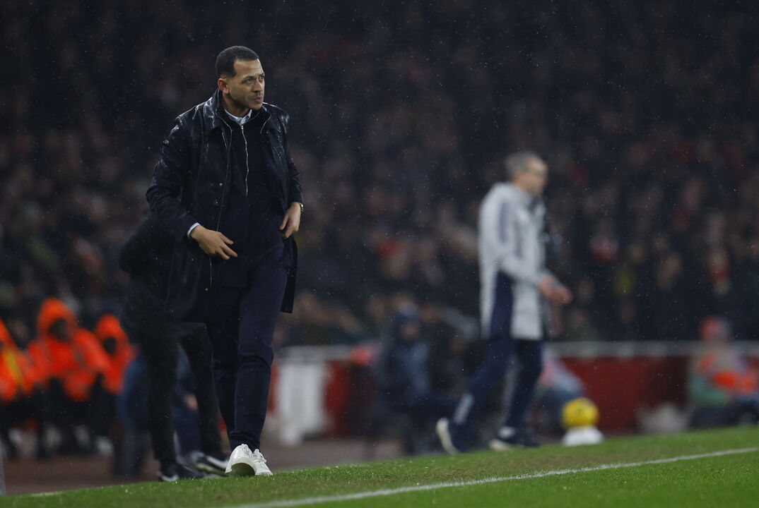 Liam Rosenior, treinador do Chelsea