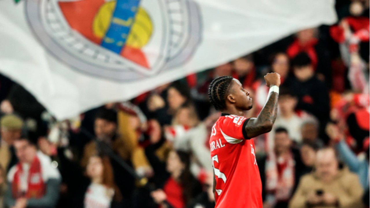 Lopes Cabral celebra no Benfica após negociações com Sporting e Braga