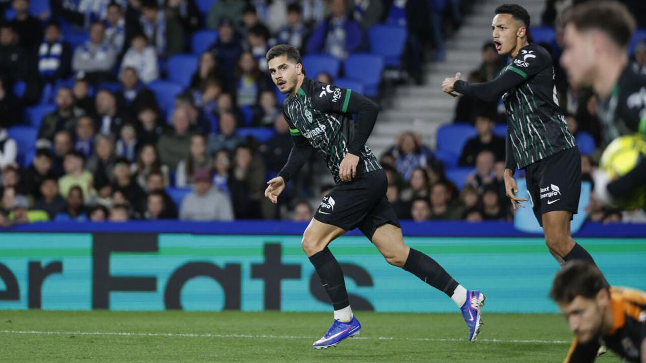 André Silva regressou aos golos com a camisola do Elche