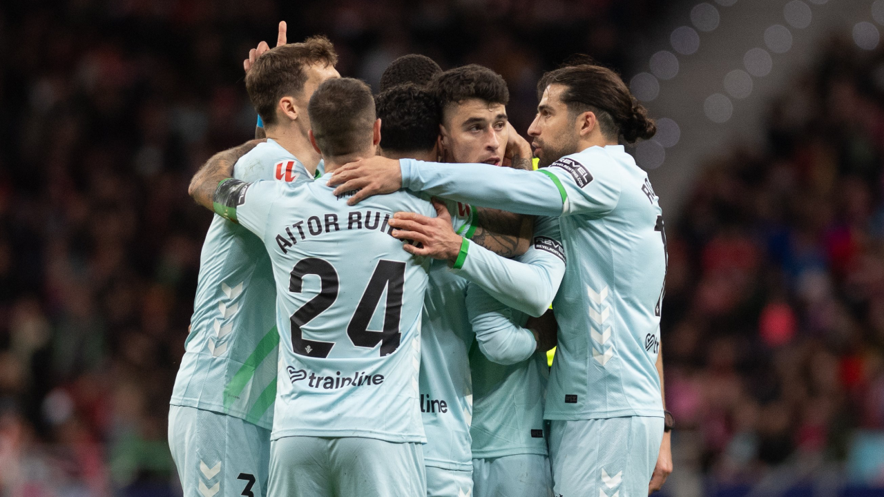 Jogadores do Betis festejam golo de Antony frente ao At. Madrid