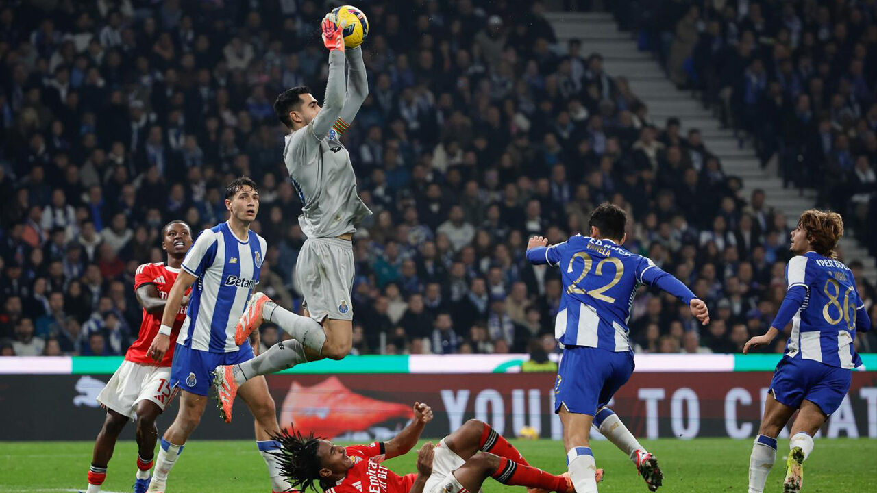 FC Porto tem muro revestido a betão em clássicos
